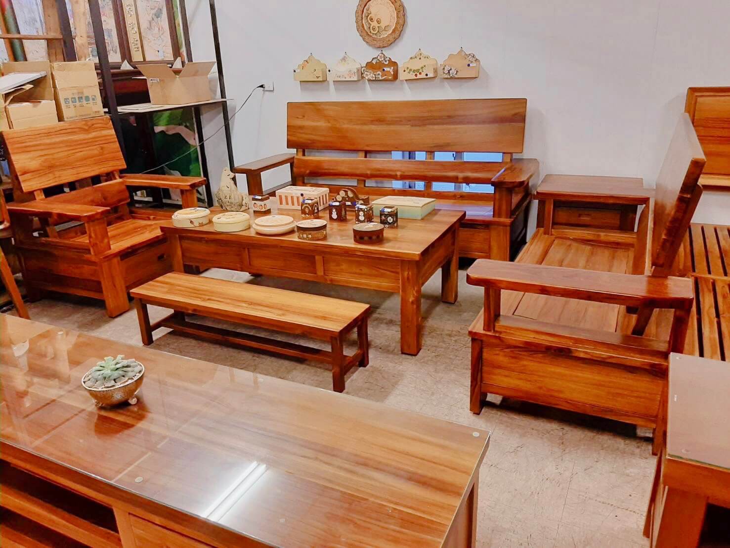 客廳實木桌椅